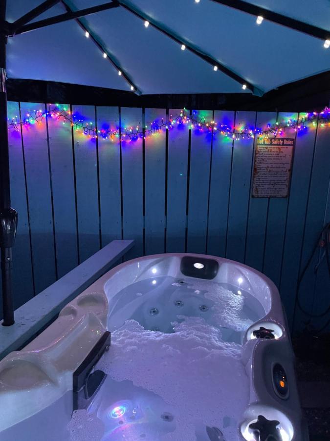 Bankhead Accommodation With Hot Tub Aberdeenshire Gamrie Exterior photo